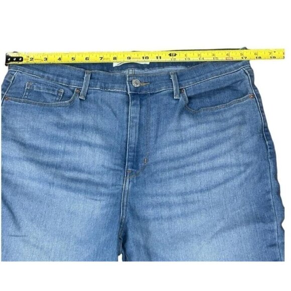 Levi’s Signature High-Rise Straight Leg Medium Wash Jeans  32x30 (size 14) - Picture 9 of 12